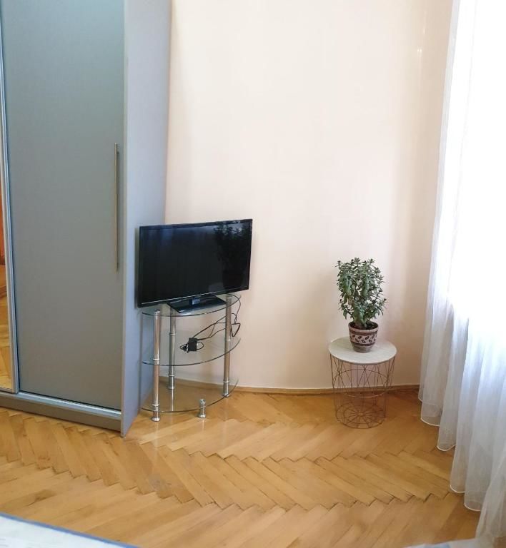 Апартаменты В центрі м.Чернівці 2 кімнатна затишна квартира. Черновцы